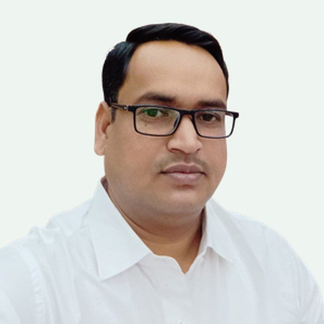 Shri Rajeshwar Srivastava